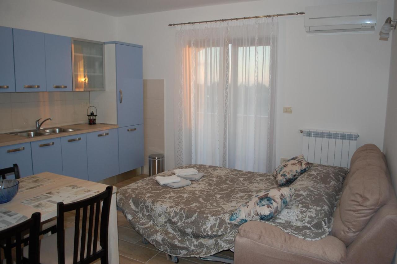 Apartmani Diana Novigrad Istria Exteriör bild