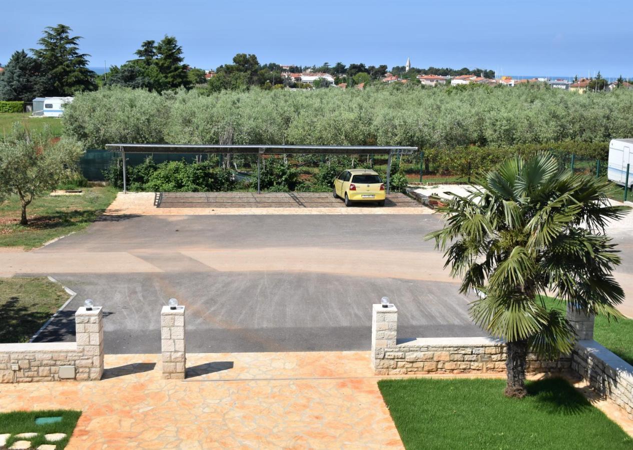 Apartmani Diana Novigrad Istria Exteriör bild