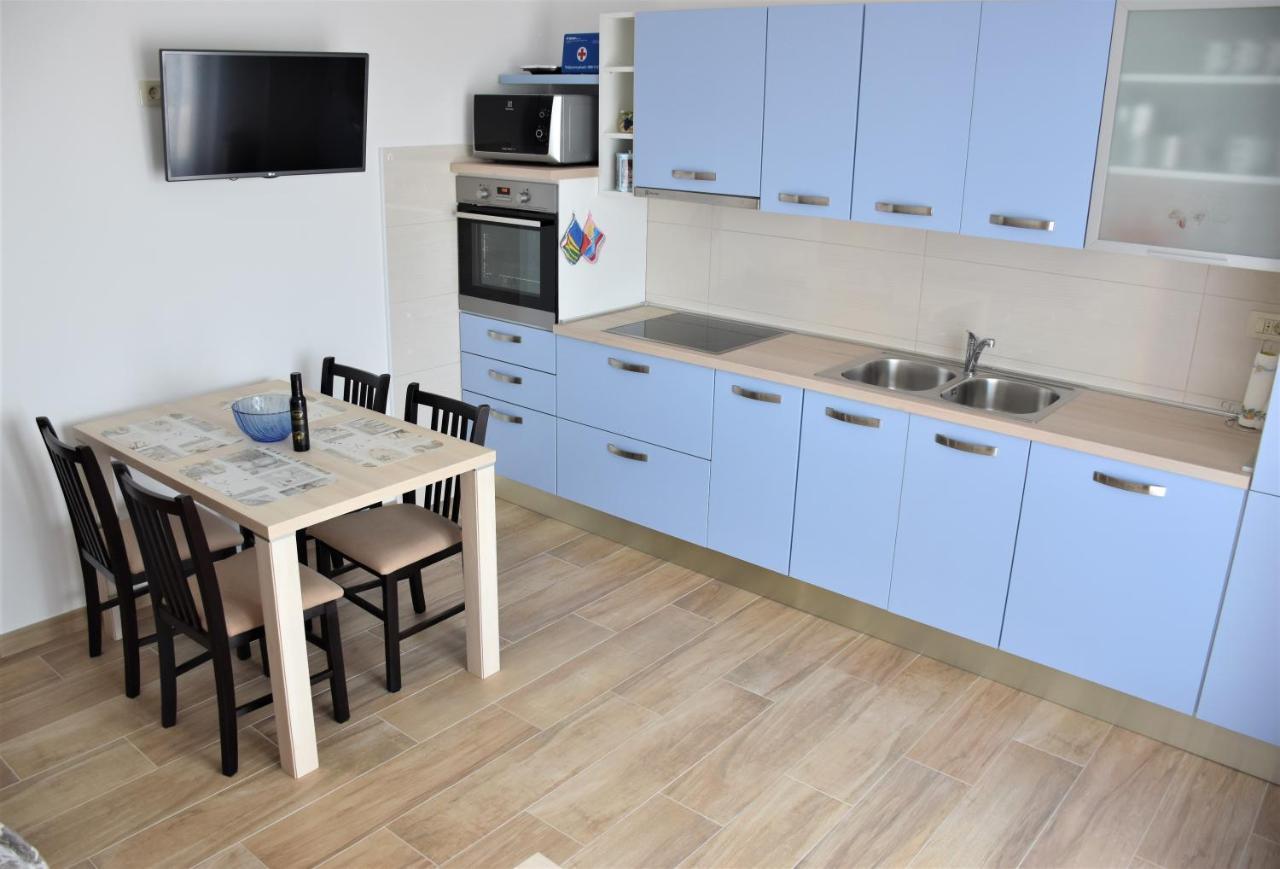 Apartmani Diana Novigrad Istria Exteriör bild
