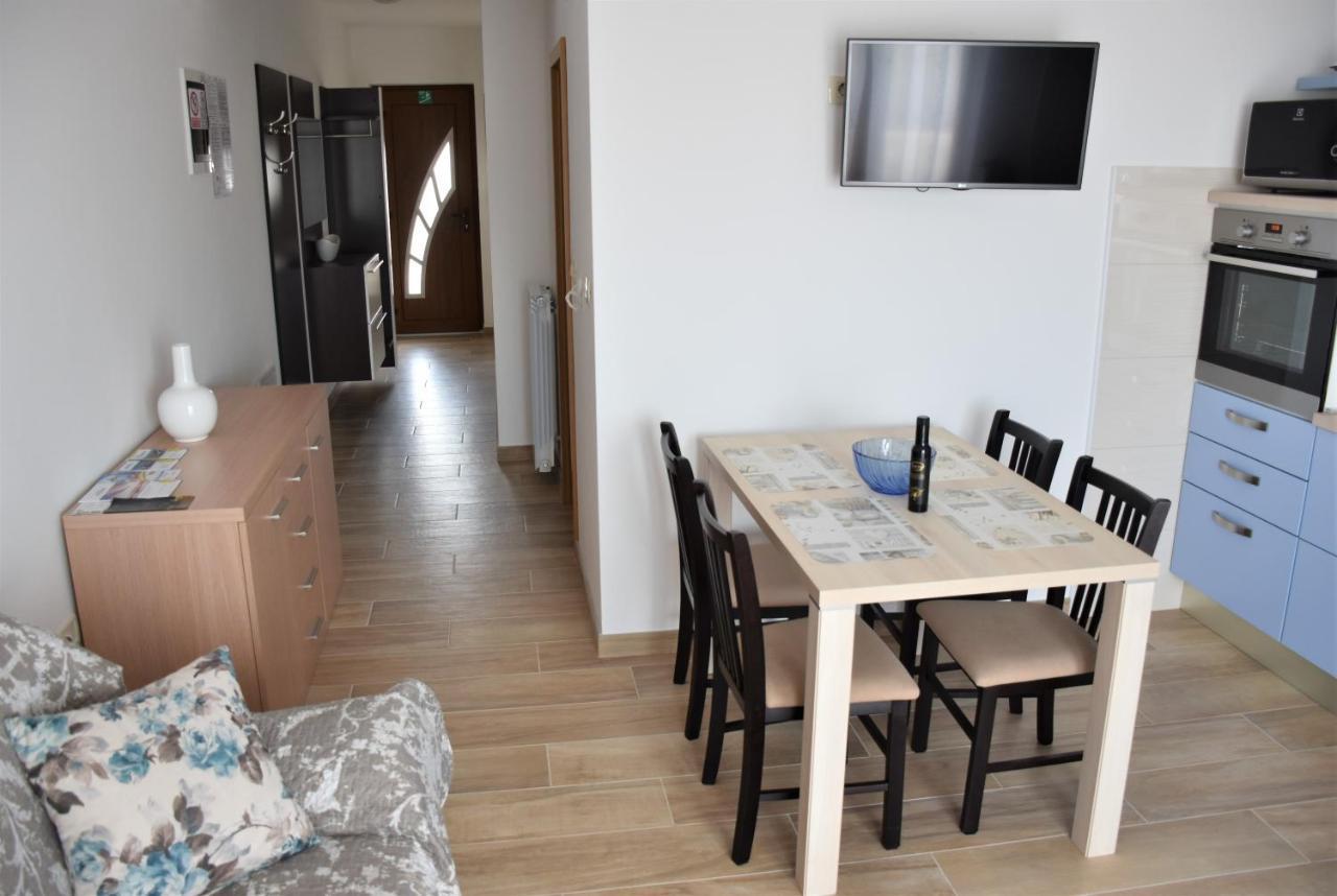 Apartmani Diana Novigrad Istria Exteriör bild